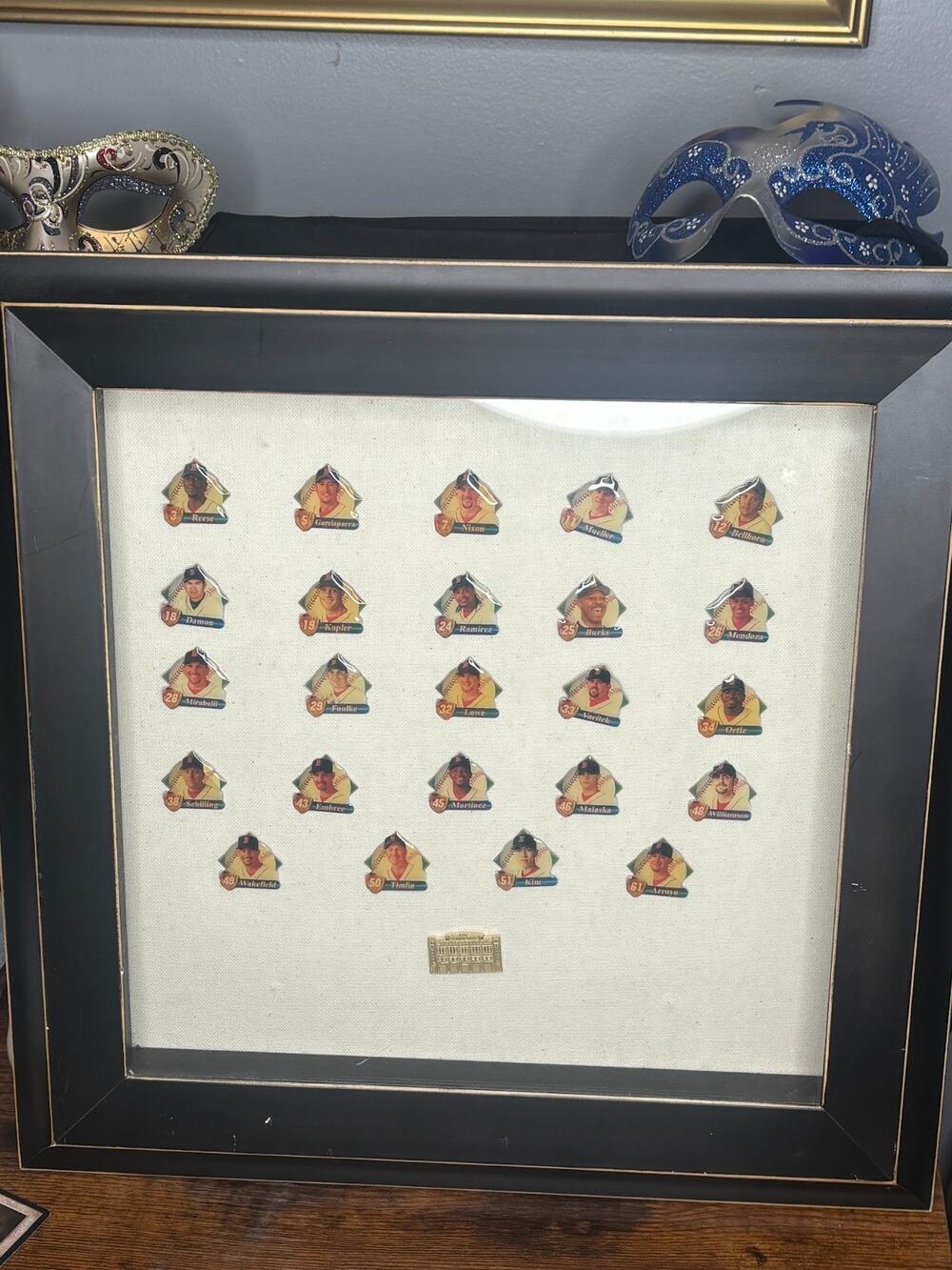 Complet Boston Red Sox 2004 Player Pin Collection 24 Pins Stadium Pin Framed